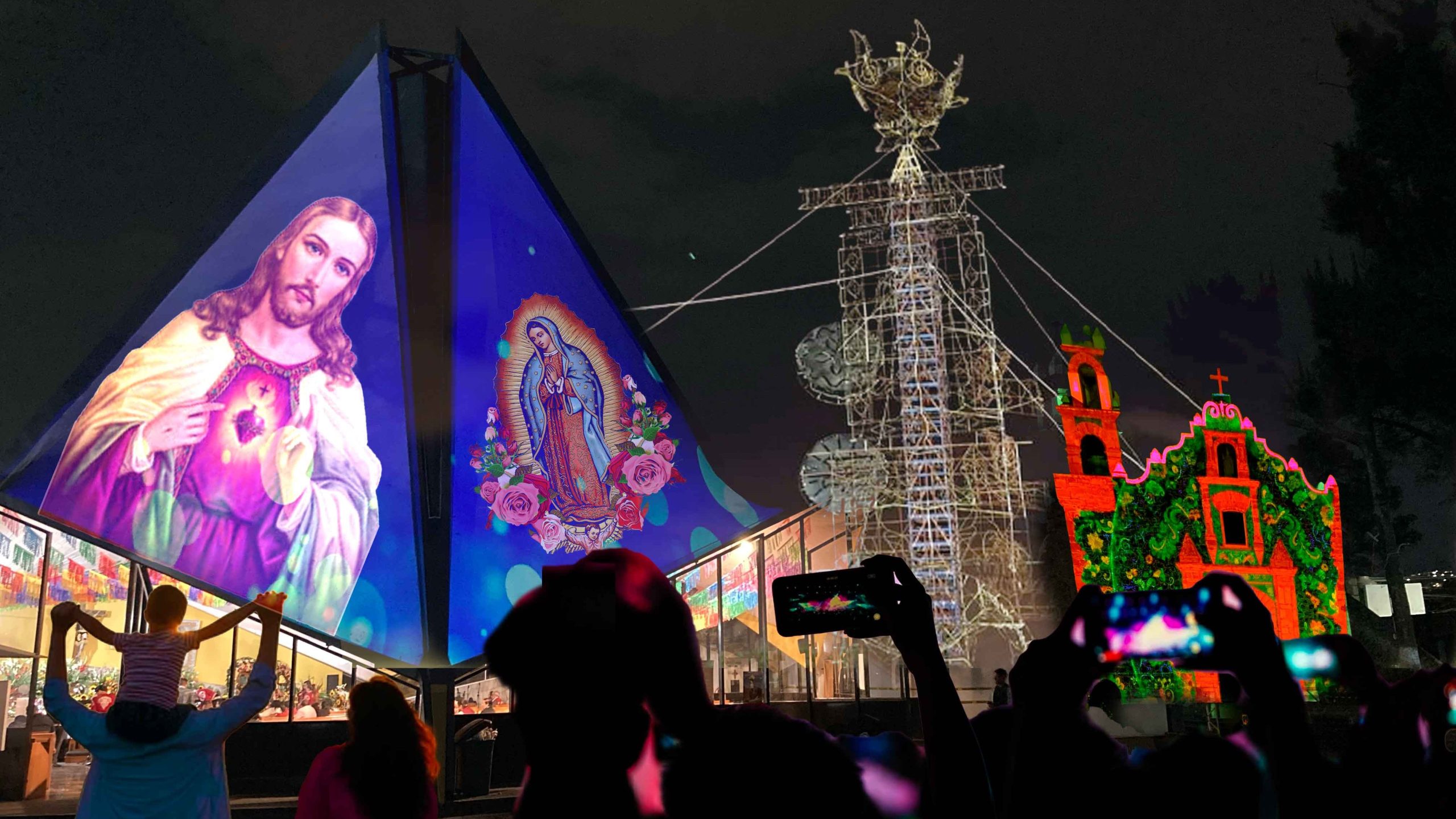 Video Mapping vs Castillo Pirotécnico, Proyección sobre templos